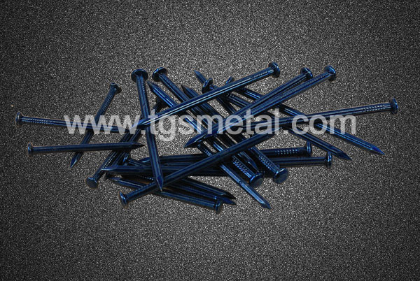 Vinyl coated concrete nails